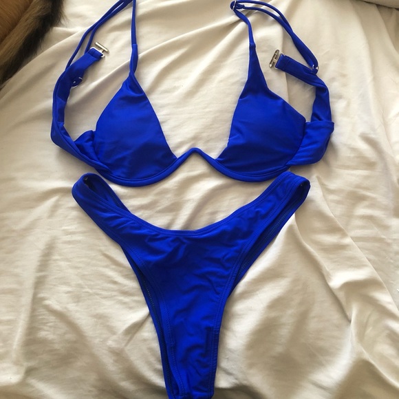 underwire top with high leg bikini set